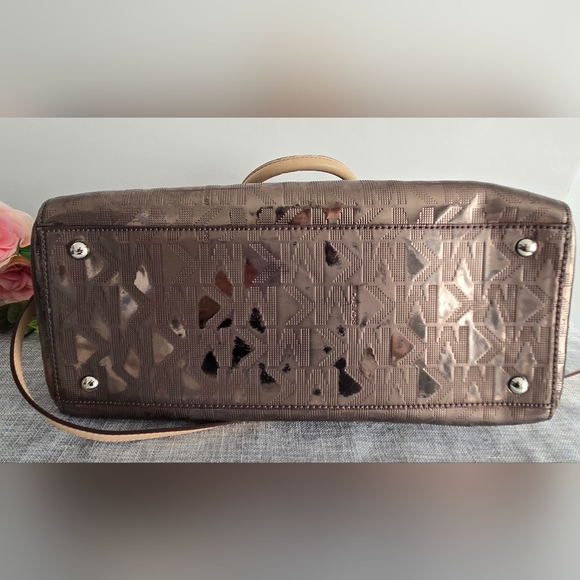 Michael Kors MK Signature‎ Women's Mirror Metallic Sliver Satchel handbag - Picture 5 of 7